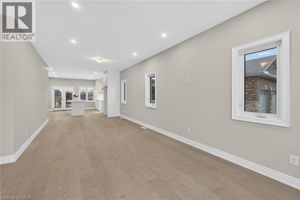 201 Hetram Court, Fort Erie, Ontario  L0S 1B0 - Photo 4 - 40813486