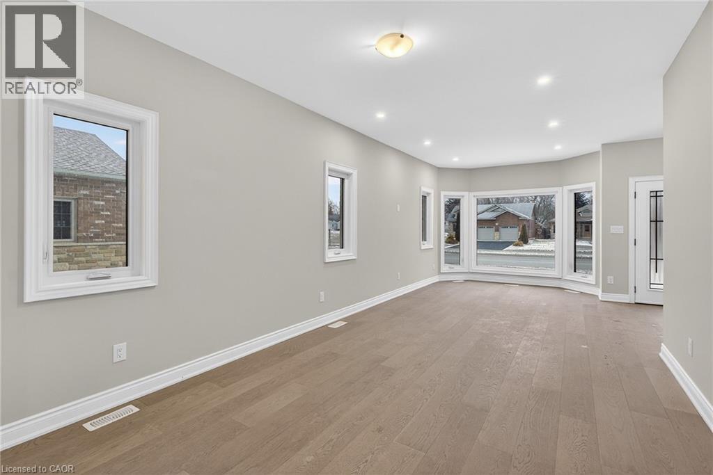 201 Hetram Court, Fort Erie, Ontario  L0S 1B0 - Photo 9 - 40813486