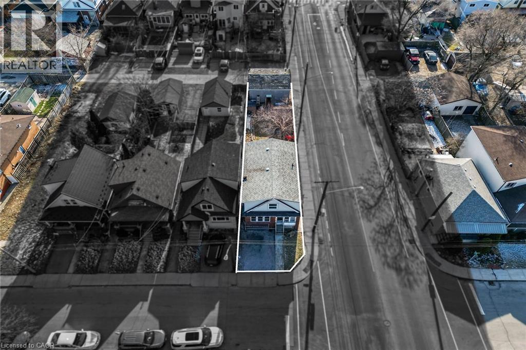 240 Paling Avenue, Hamilton, Ontario  L8H 5J9 - Photo 2 - 40813413