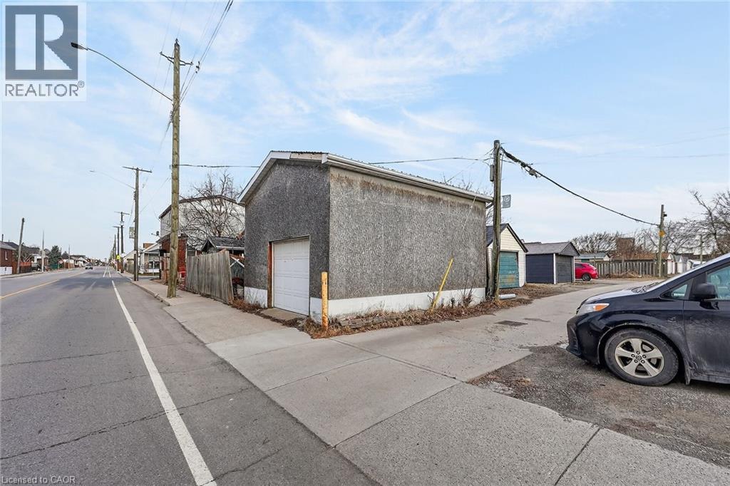 240 Paling Avenue, Hamilton, Ontario  L8H 5J9 - Photo 5 - 40813413