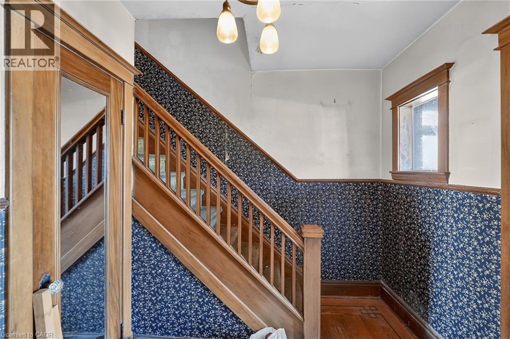 240 Paling Avenue, Hamilton, Ontario  L8H 5J9 - Photo 9 - 40813413