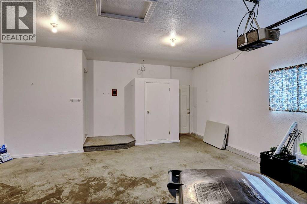 9237 95 Avenue, Grande Prairie, Alberta  T8V 6A2 - Photo 32 - A2294064