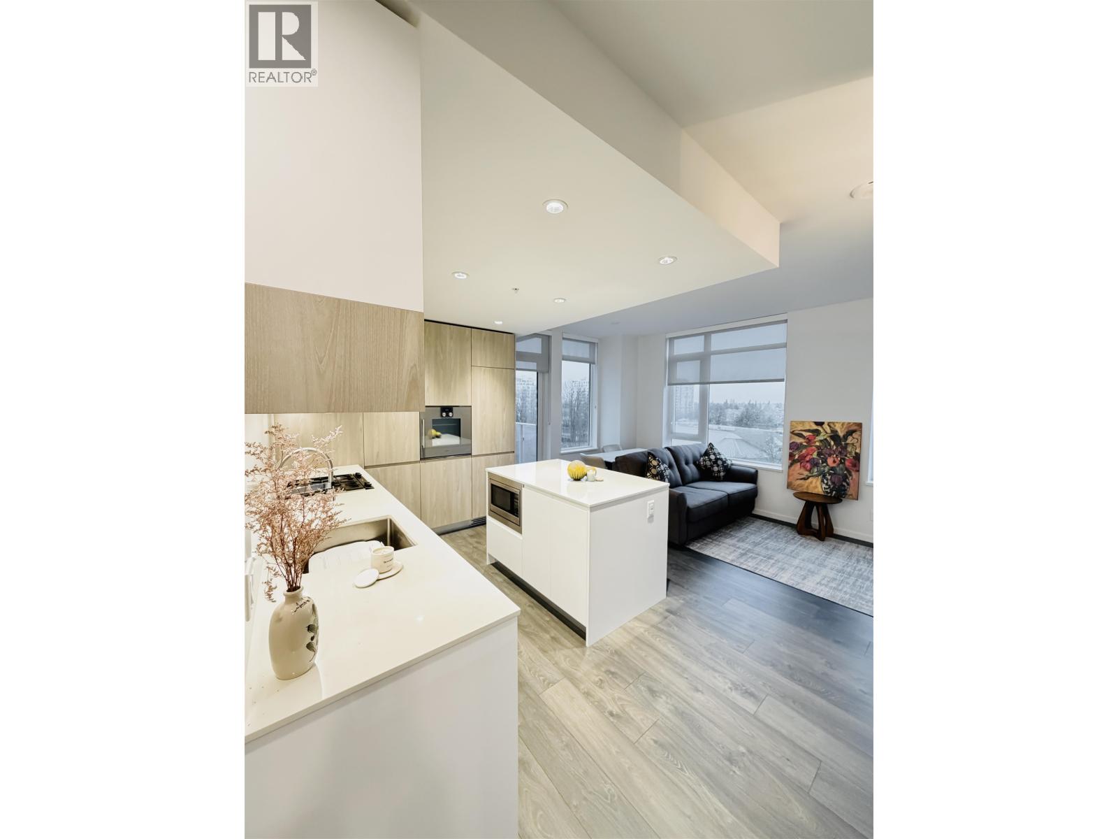 702 6788 Minoru Boulevard, Richmond, British Columbia  V6Y 0M6 - Photo 3 - R3071840