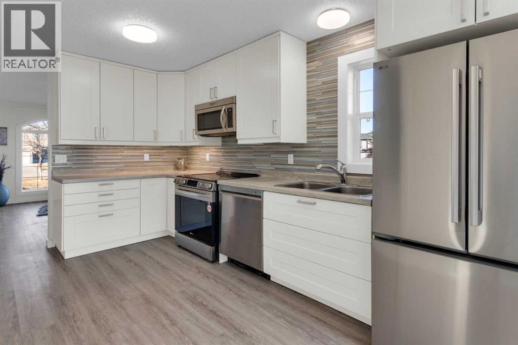 103 Canoe Square Sw, Airdrie, Alberta  T4B 2N7 - Photo 8 - A2284179