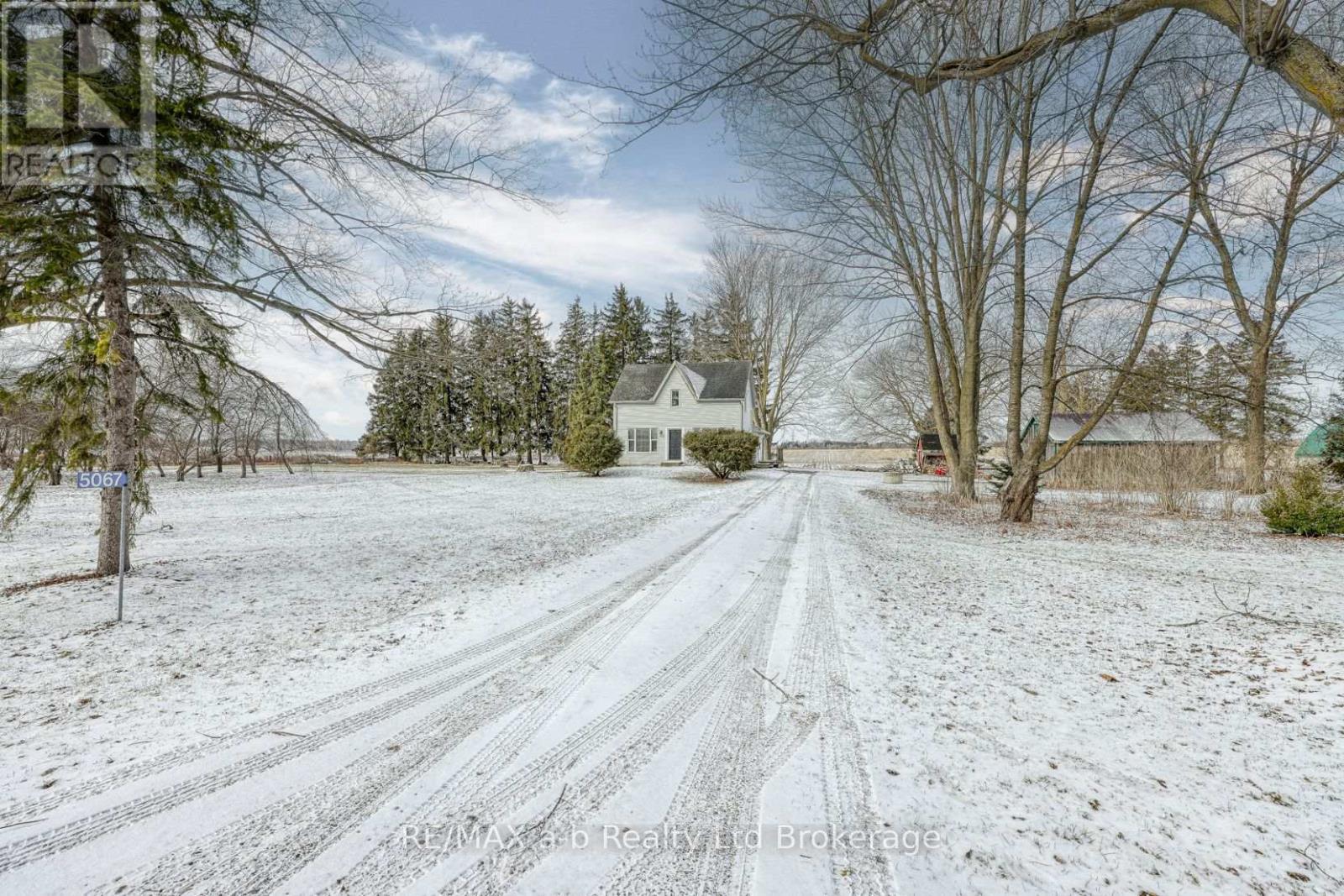 5067 Cobble Hills Road, Thames Centre, Ontario  N0M 2M0 - Photo 2 - X12899920