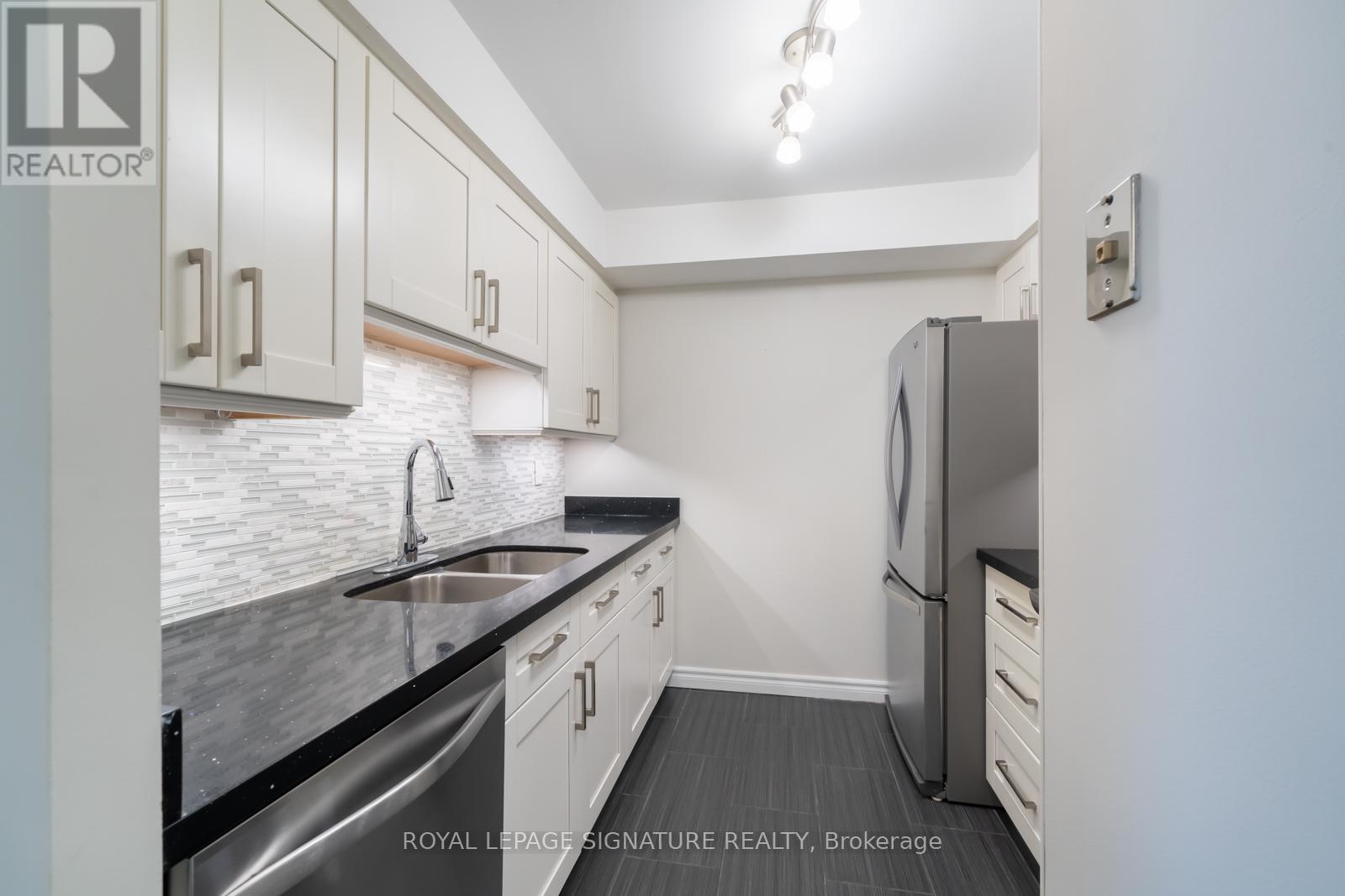 2735 - 68 Corporate Drive, Toronto, Ontario  M1H 3H3 - Photo 2 - E12898668