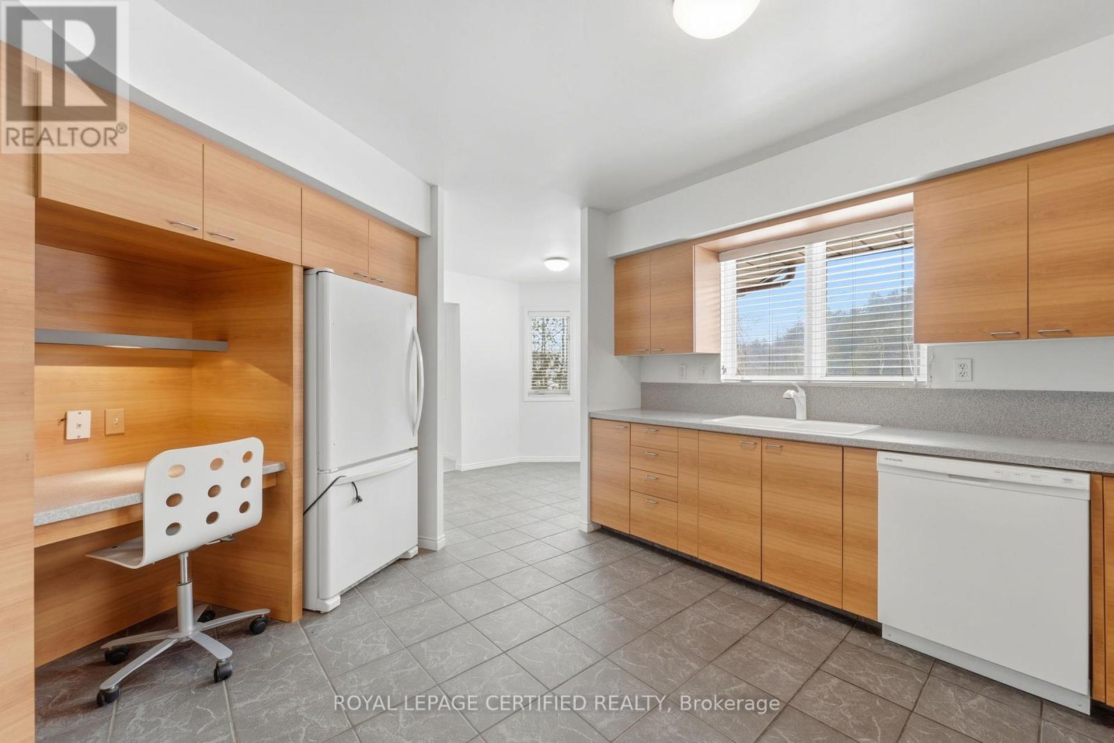 103 Sibbald Crescent, Georgina, Ontario  L0E 1R0 - Photo 19 - N12898600