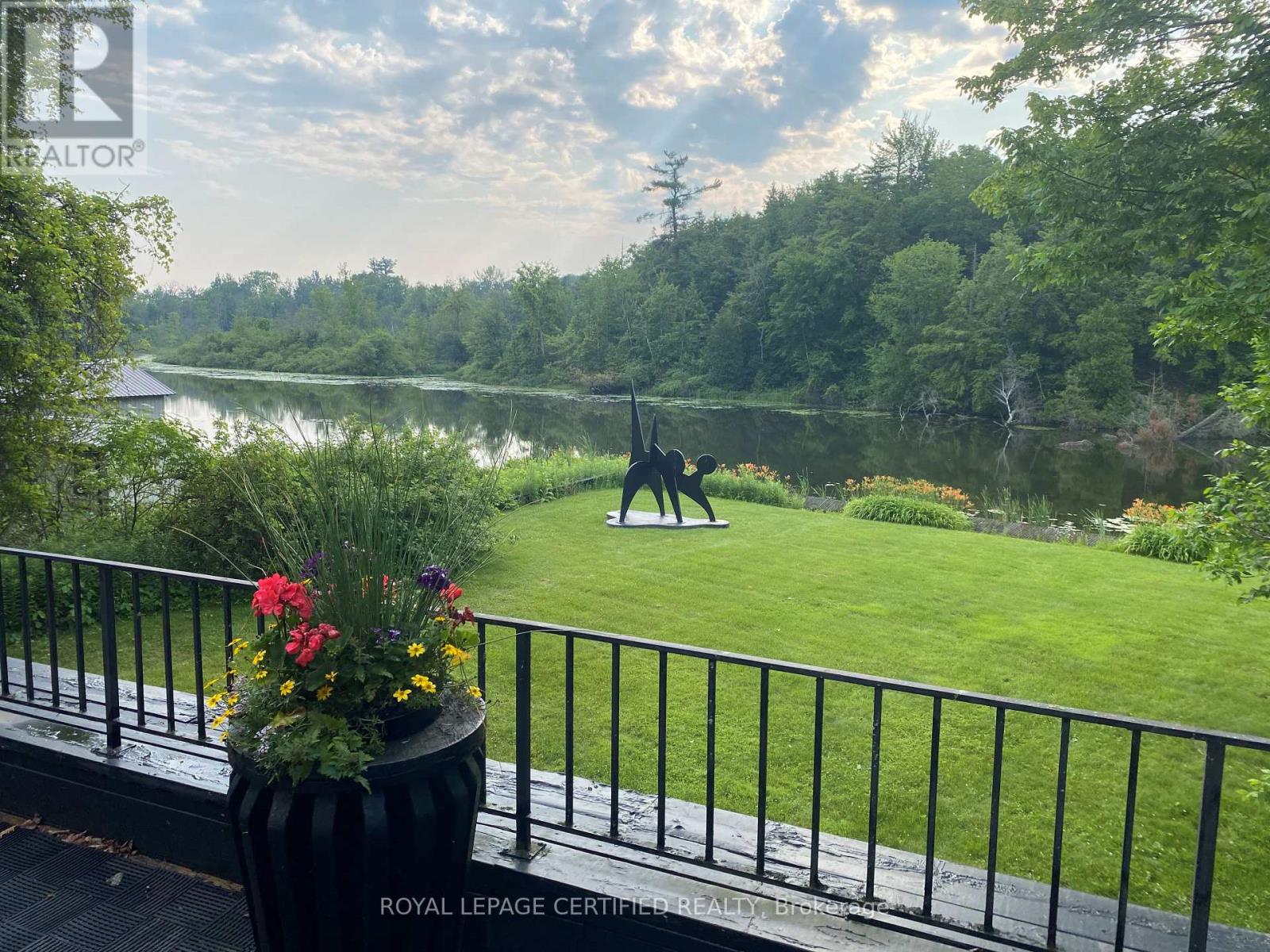 103 Sibbald Crescent, Georgina, Ontario  L0E 1R0 - Photo 6 - N12898600