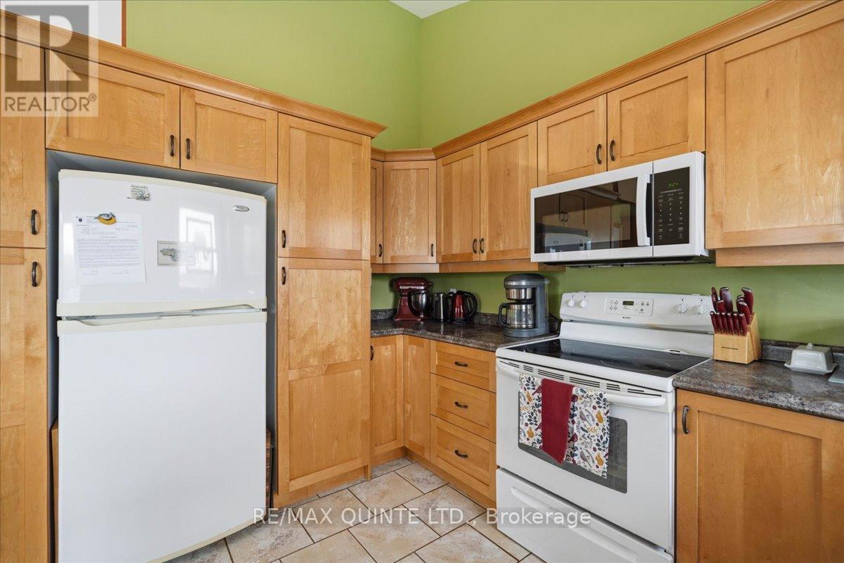 168 Schoolhouse Road, Prince Edward County (Athol Ward), Ontario  K0K 2P0 - Photo 17 - X12887940