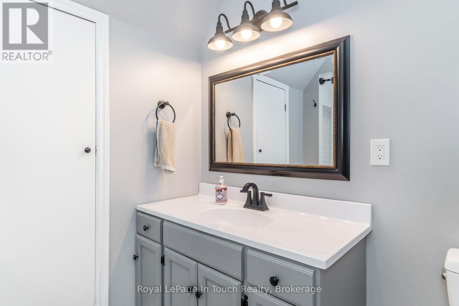 444 Hayes Street, Tay (Port Mcnicoll), Ontario  L0K 1R0 - Photo 23 - S12899880