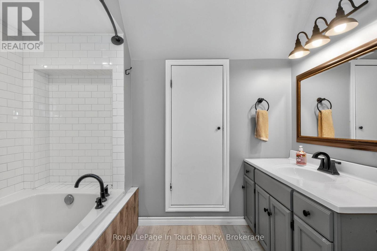 444 Hayes Street, Tay (Port Mcnicoll), Ontario  L0K 1R0 - Photo 24 - S12899880