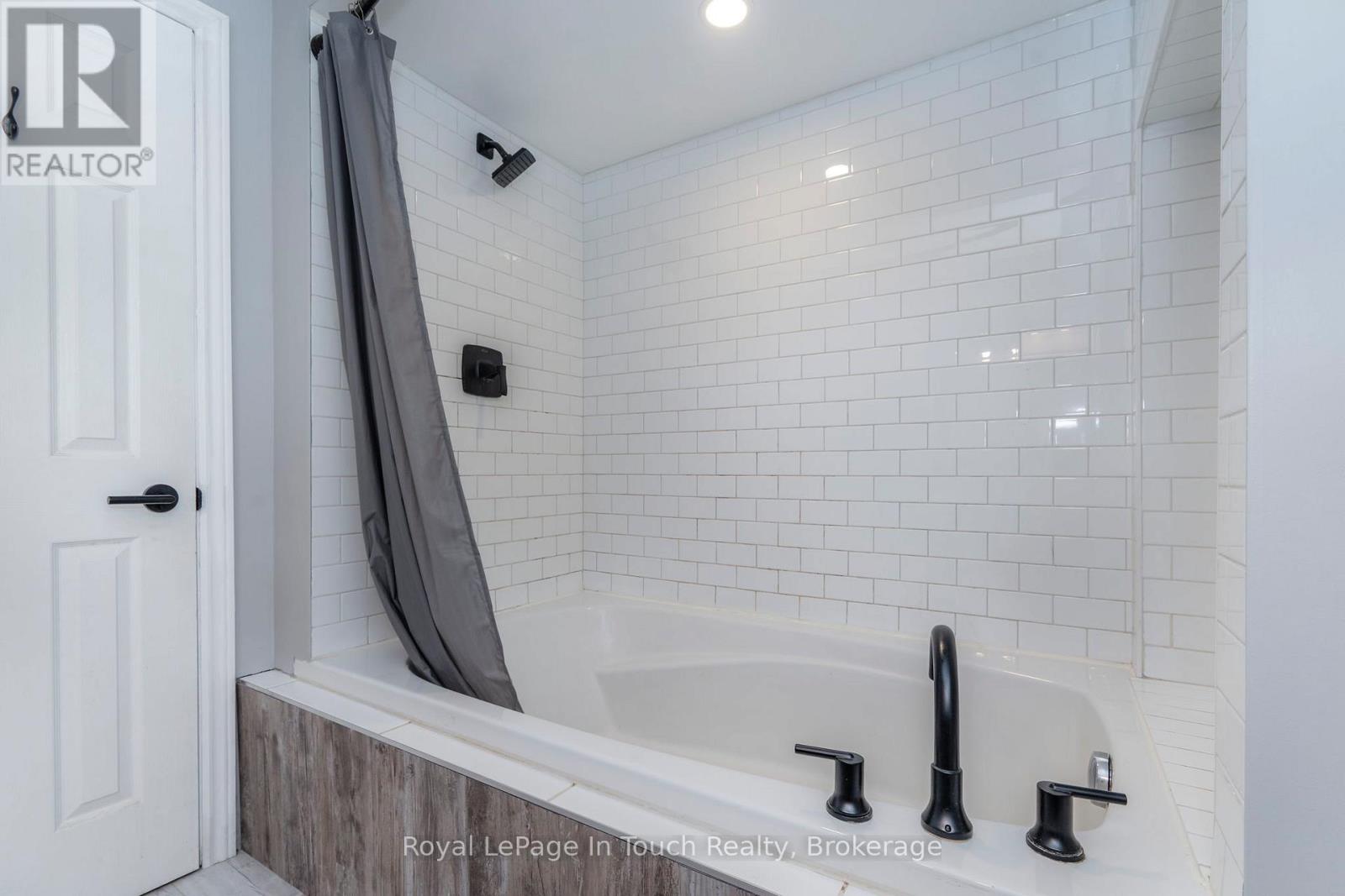 444 Hayes Street, Tay (Port Mcnicoll), Ontario  L0K 1R0 - Photo 26 - S12899880