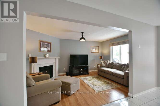 1 Downer Crescent, Wasaga Beach, Ontario  L9Z 1B9 - Photo 13 - S12899892