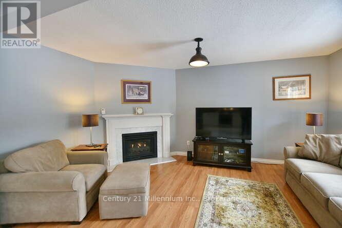 1 Downer Crescent, Wasaga Beach, Ontario  L9Z 1B9 - Photo 15 - S12899892