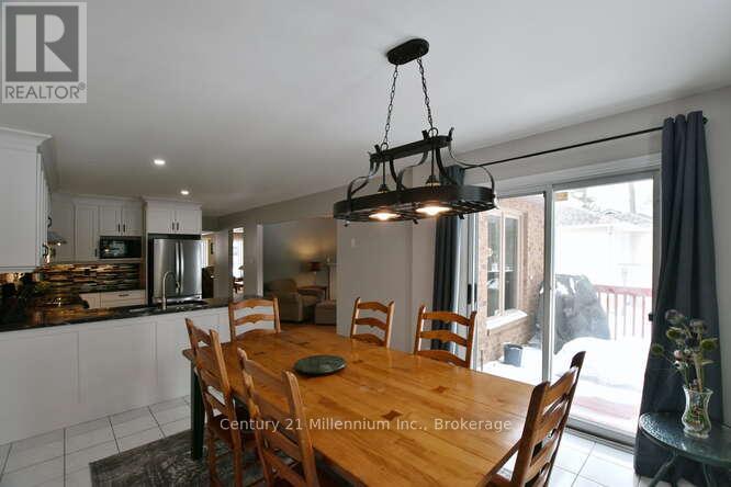 1 Downer Crescent, Wasaga Beach, Ontario  L9Z 1B9 - Photo 7 - S12899892