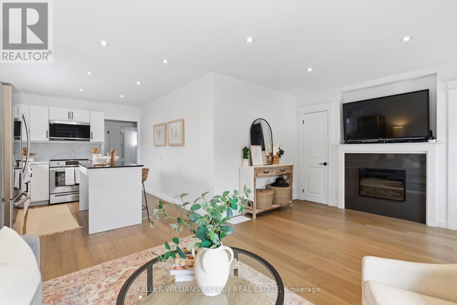 42 Darlington Boulevard, Clarington (Courtice), Ontario  L1E 2J7 - Photo 4 - E12899908