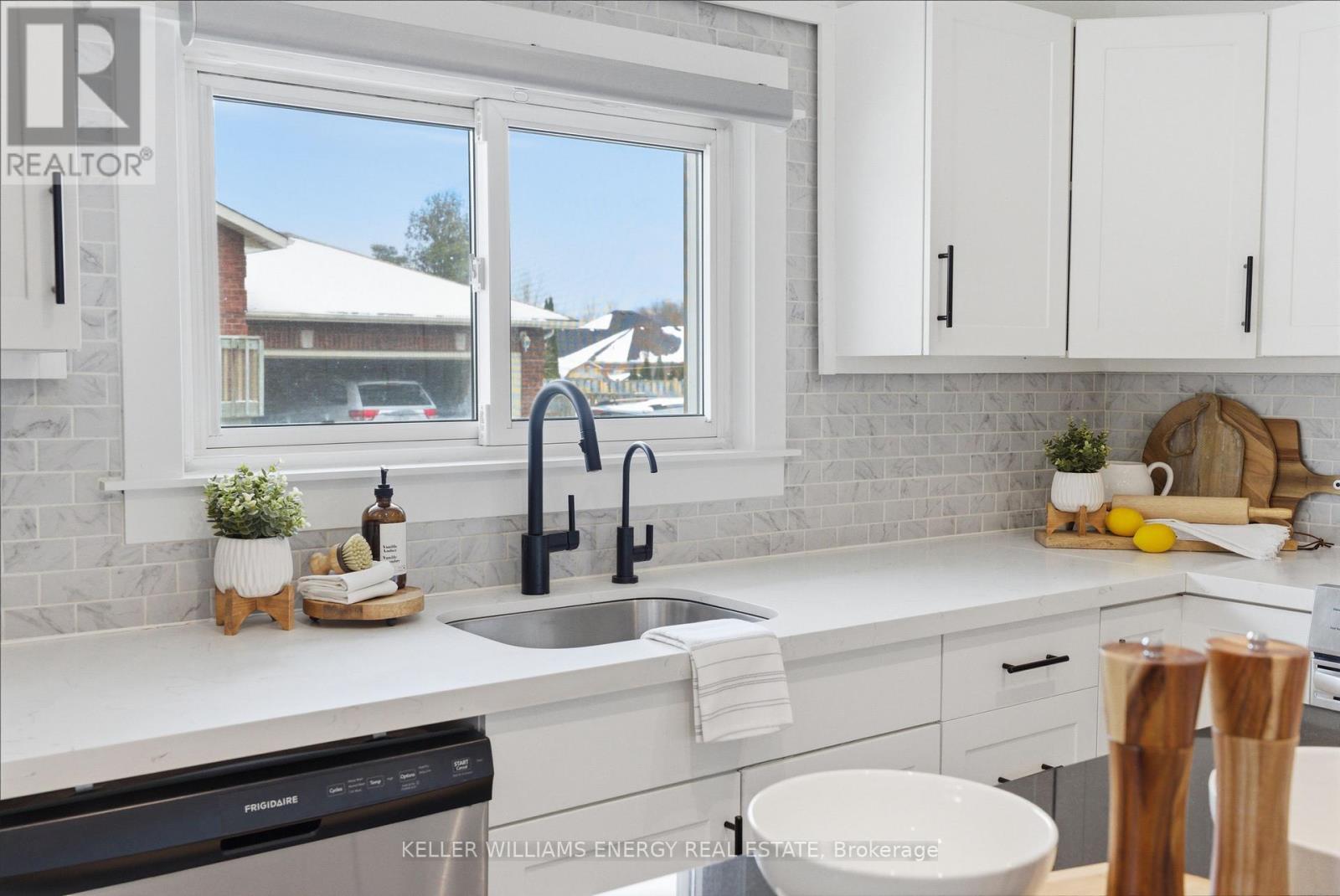 42 Darlington Boulevard, Clarington (Courtice), Ontario  L1E 2J7 - Photo 9 - E12899908