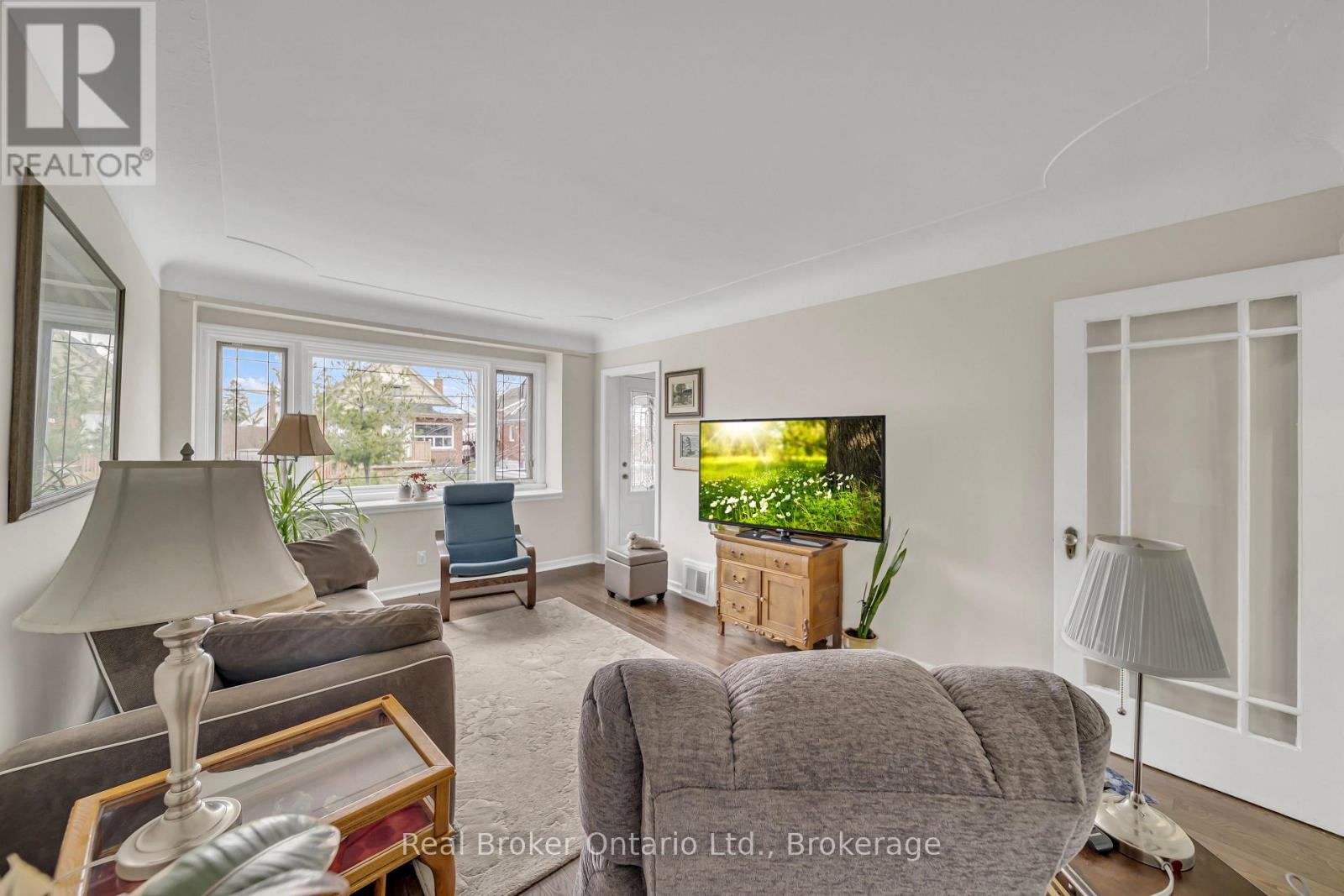 46 East 13th Street, Hamilton (Inch Park), Ontario  L9A 3Z3 - Photo 10 - X12899704