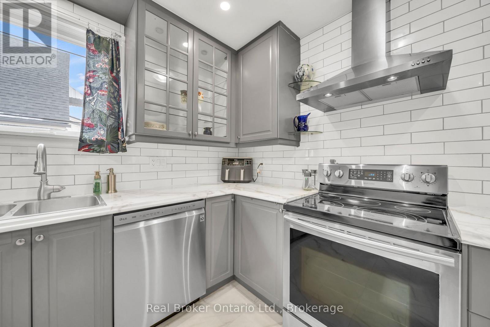 46 East 13th Street, Hamilton (Inch Park), Ontario  L9A 3Z3 - Photo 15 - X12899704