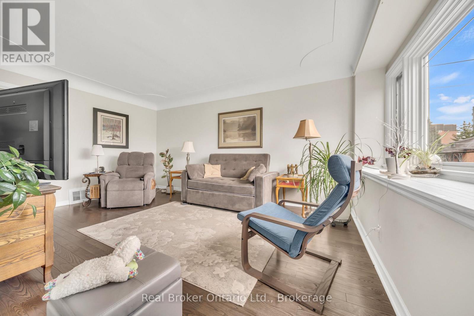 46 East 13th Street, Hamilton (Inch Park), Ontario  L9A 3Z3 - Photo 7 - X12899704