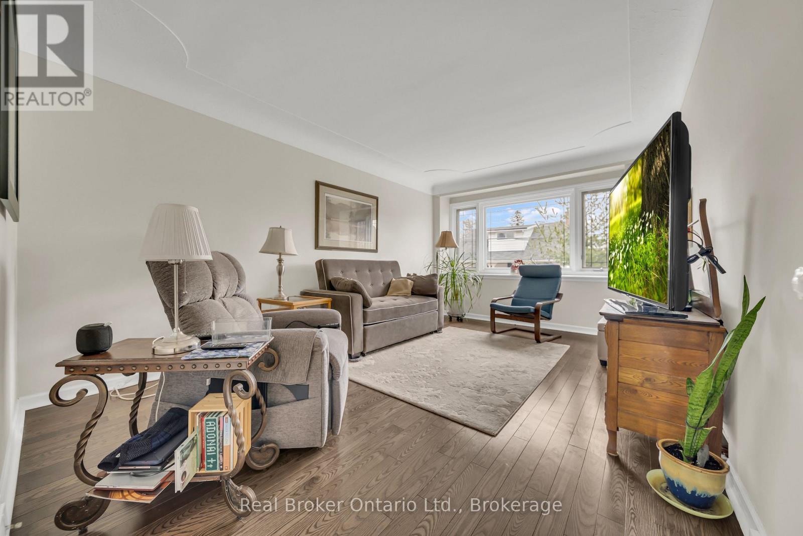 46 East 13th Street, Hamilton (Inch Park), Ontario  L9A 3Z3 - Photo 9 - X12899704