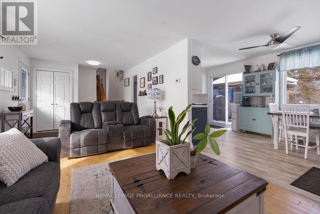 202 Huntingwood Drive, Quinte West, Ontario  K8N 4Z5 - Photo 10 - X12899914