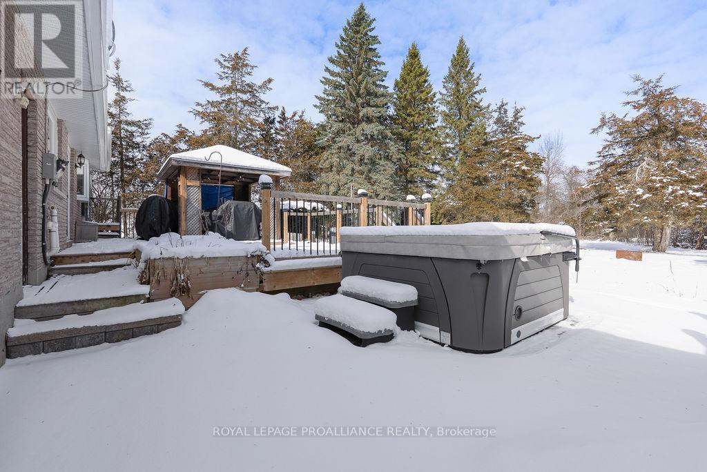 202 Huntingwood Drive, Quinte West, Ontario  K8N 4Z5 - Photo 6 - X12899914