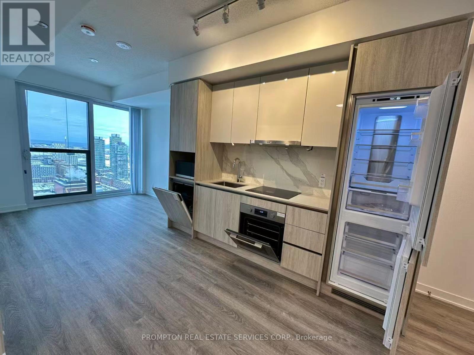 3805 - 180 Front Street E, Toronto, Ontario  M5A 0A9 - Photo 5 - C12899700