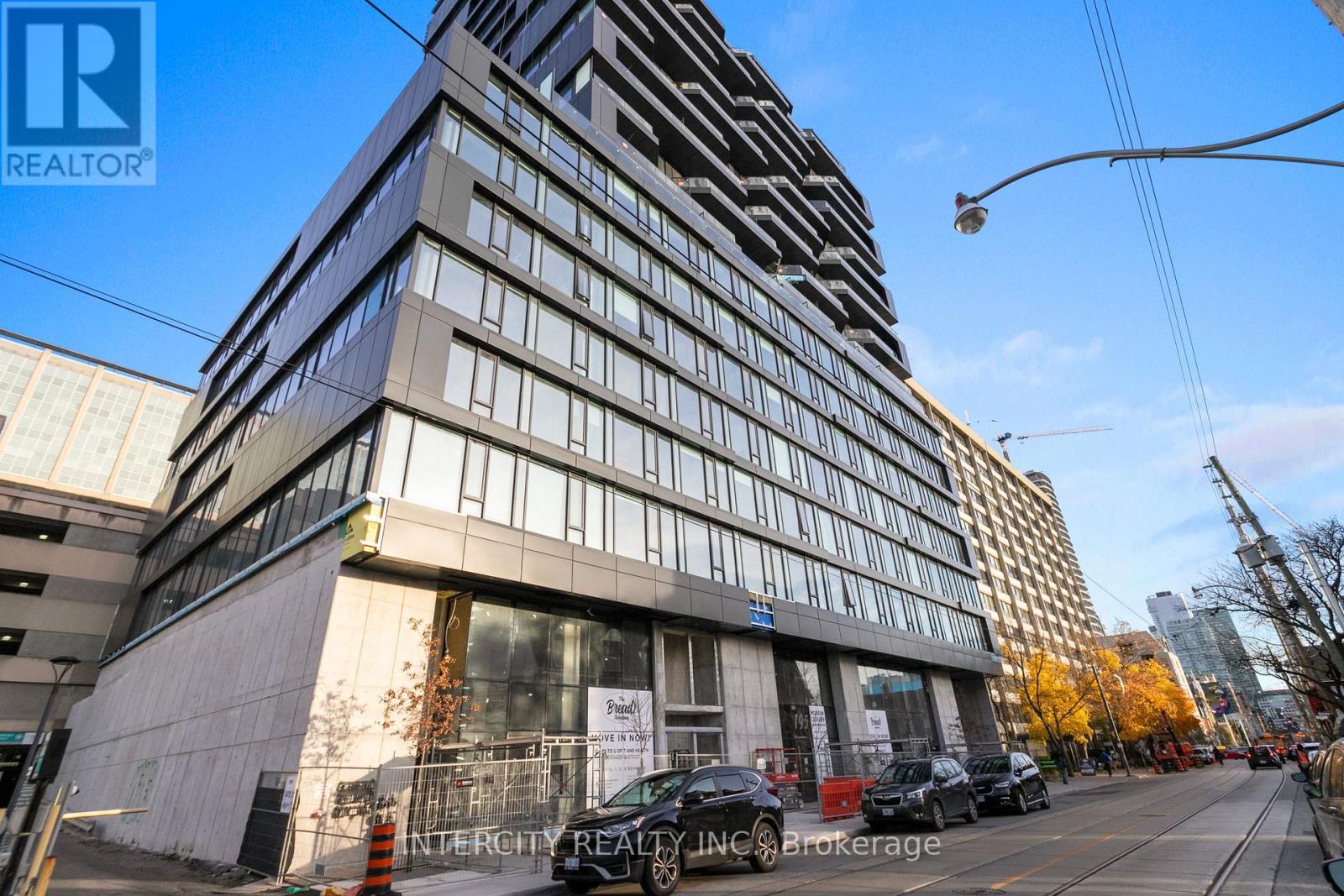 1211 - 195 Mccaul Street, Toronto, Ontario  M5T 1W6 - Photo 2 - C12899746