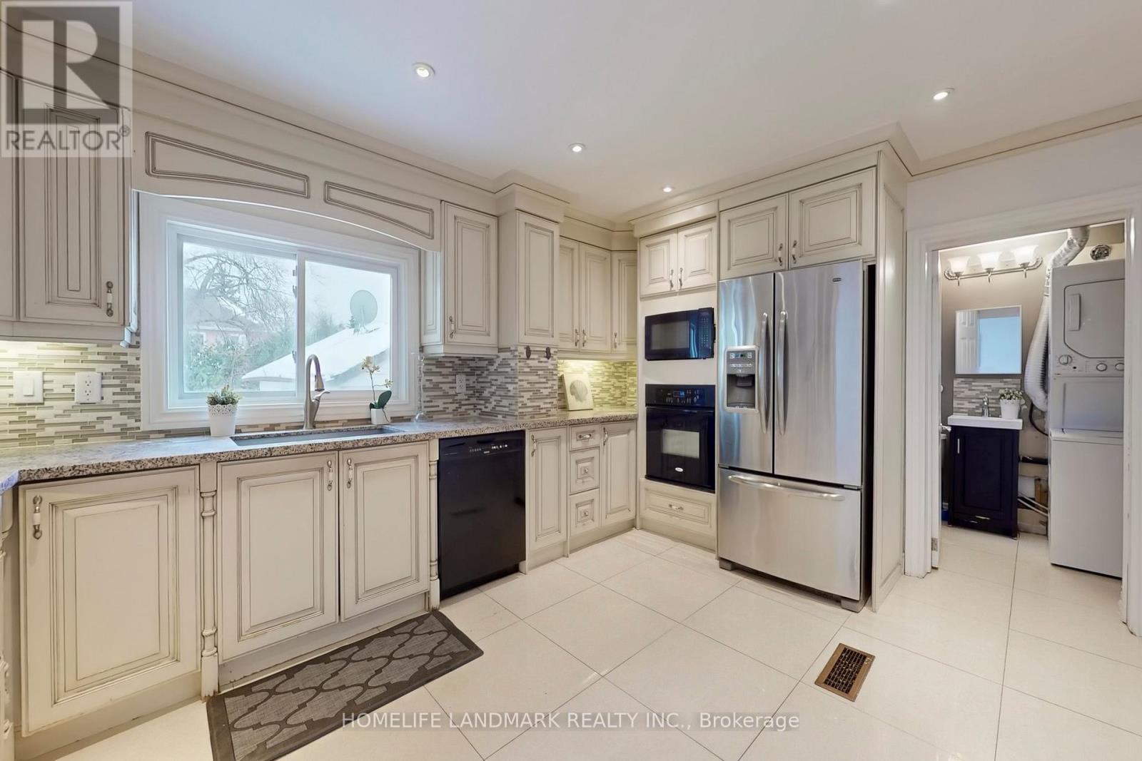 223 Pleasant Avenue, Toronto (Newtonbrook West), Ontario  M2M 1M6 - Photo 11 - C12899868