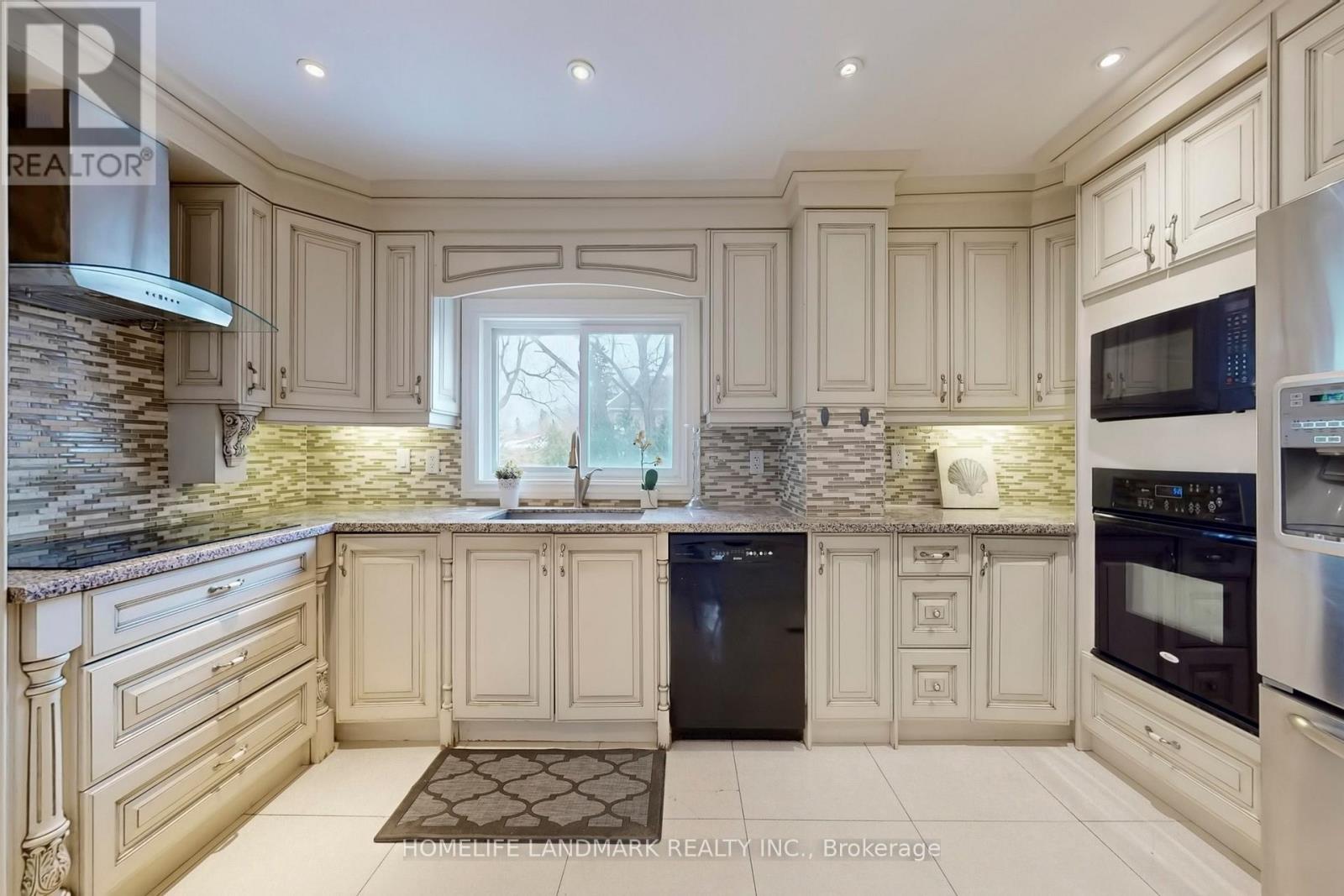 223 Pleasant Avenue, Toronto (Newtonbrook West), Ontario  M2M 1M6 - Photo 12 - C12899868