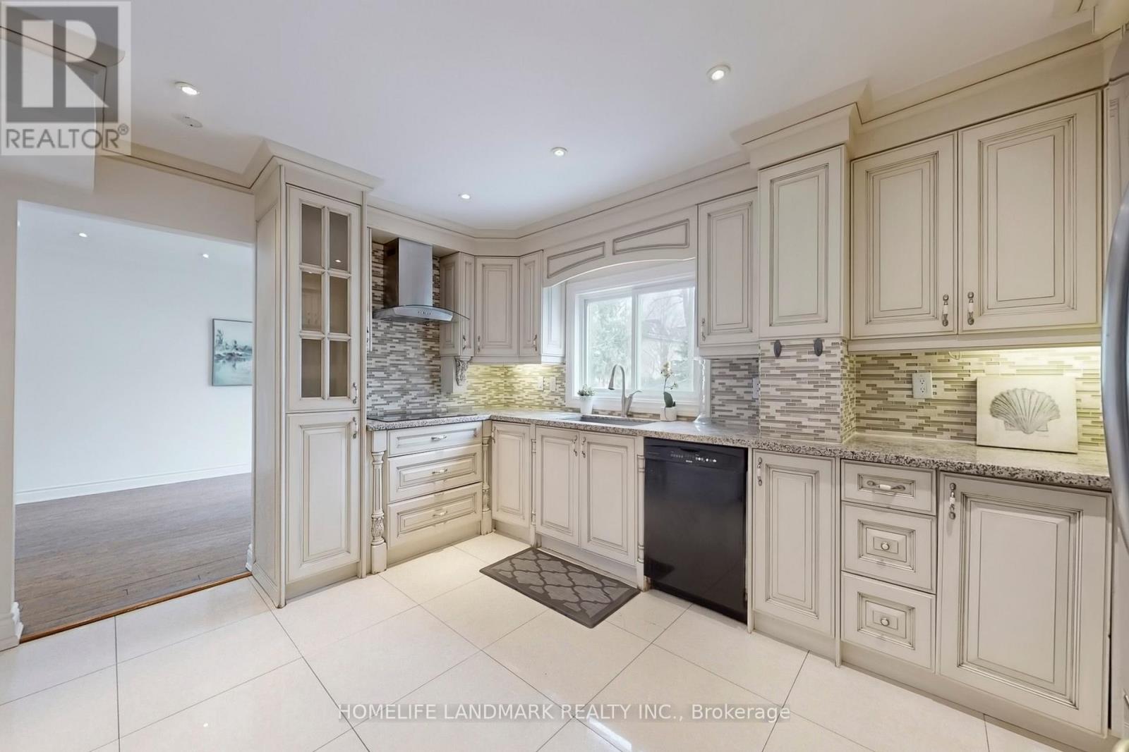 223 Pleasant Avenue, Toronto (Newtonbrook West), Ontario  M2M 1M6 - Photo 13 - C12899868