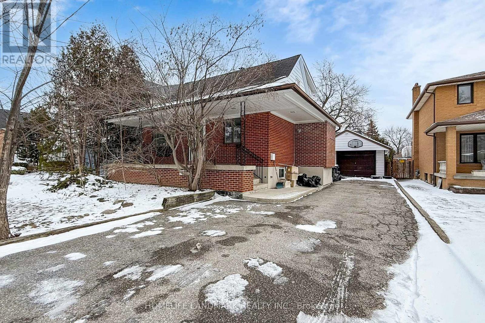 223 Pleasant Avenue, Toronto (Newtonbrook West), Ontario  M2M 1M6 - Photo 4 - C12899868