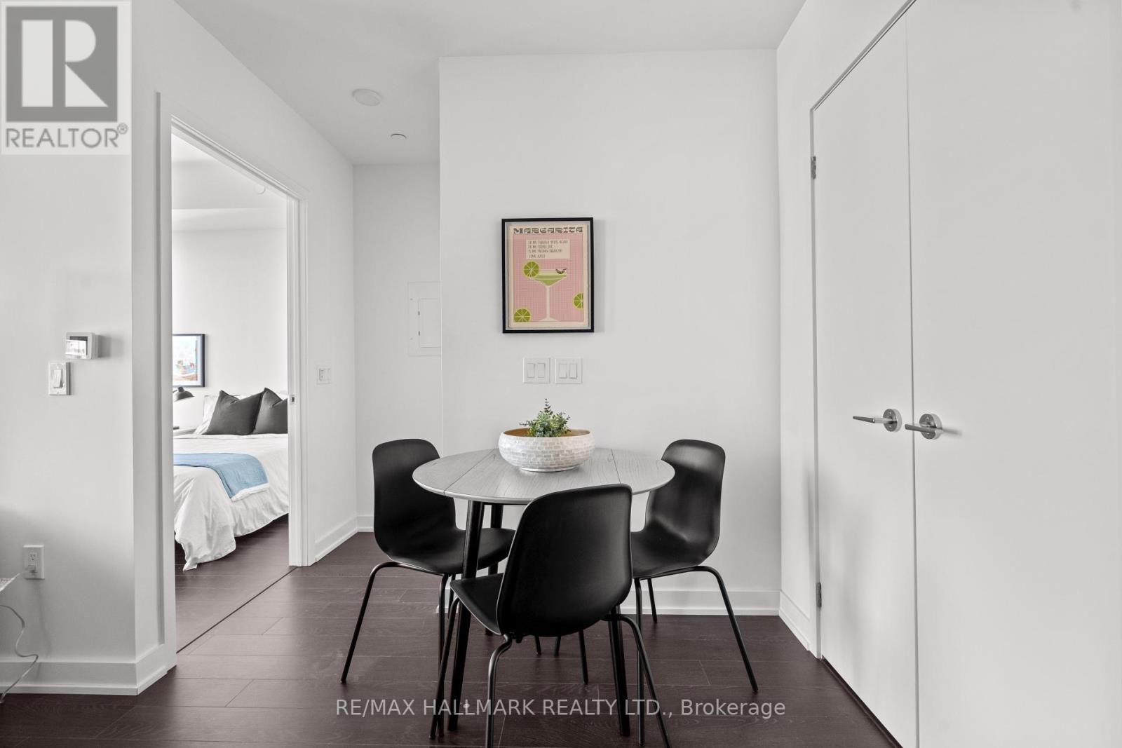 1402 - 238 Simcoe Street, Toronto, Ontario  M5T 0E2 - Photo 5 - C12899910