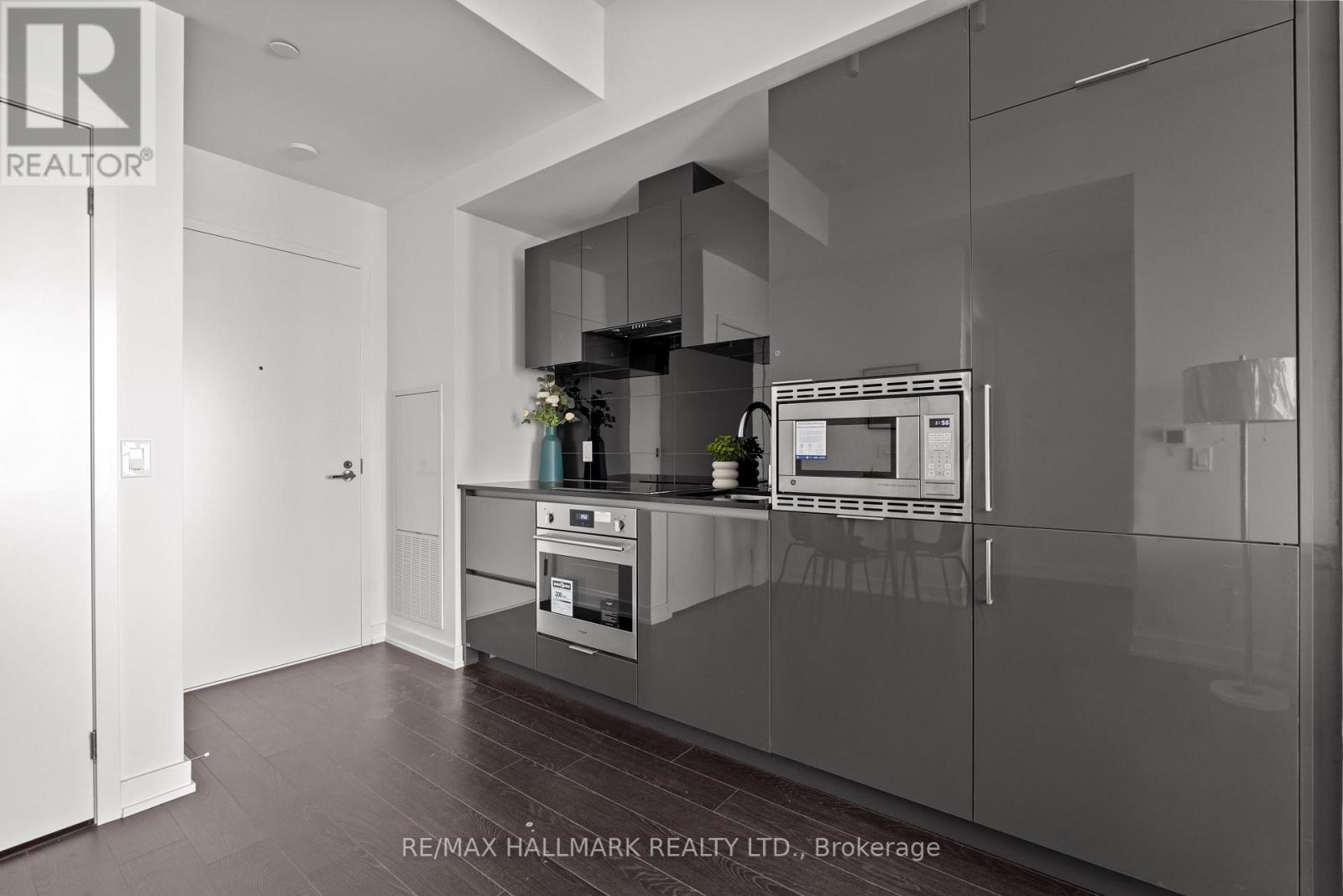 1402 - 238 Simcoe Street, Toronto, Ontario  M5T 0E2 - Photo 9 - C12899910