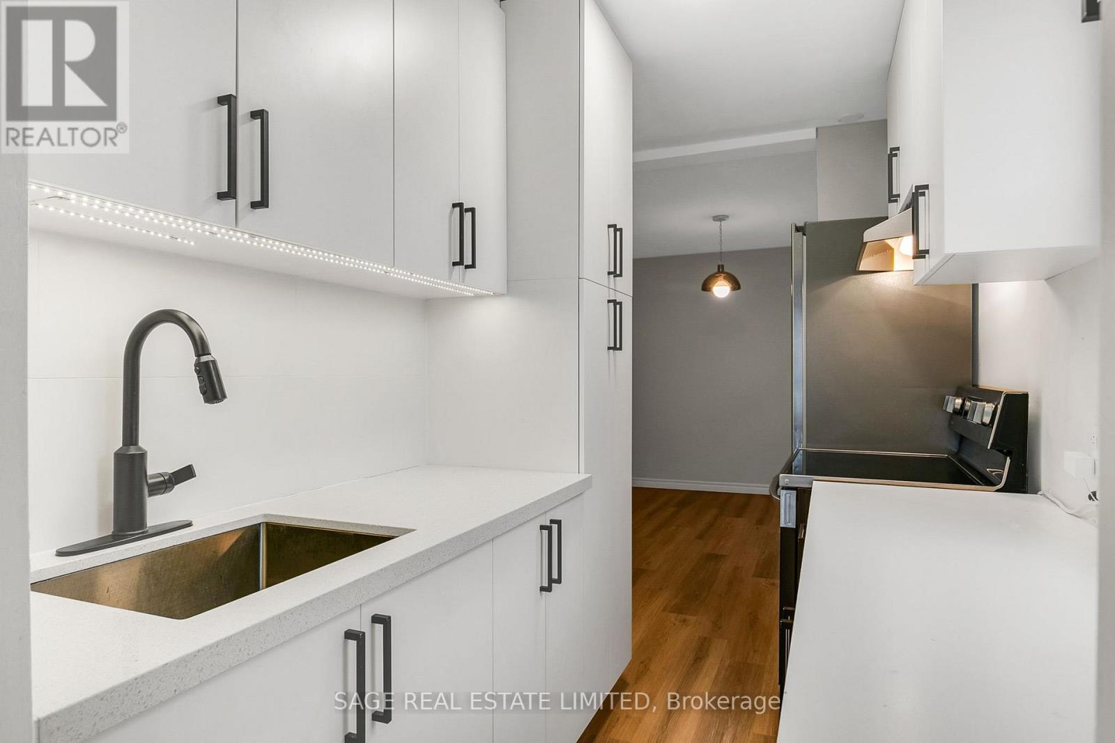 UPPER - 633 ST CLAIR AVENUE W, Toronto, Ontario