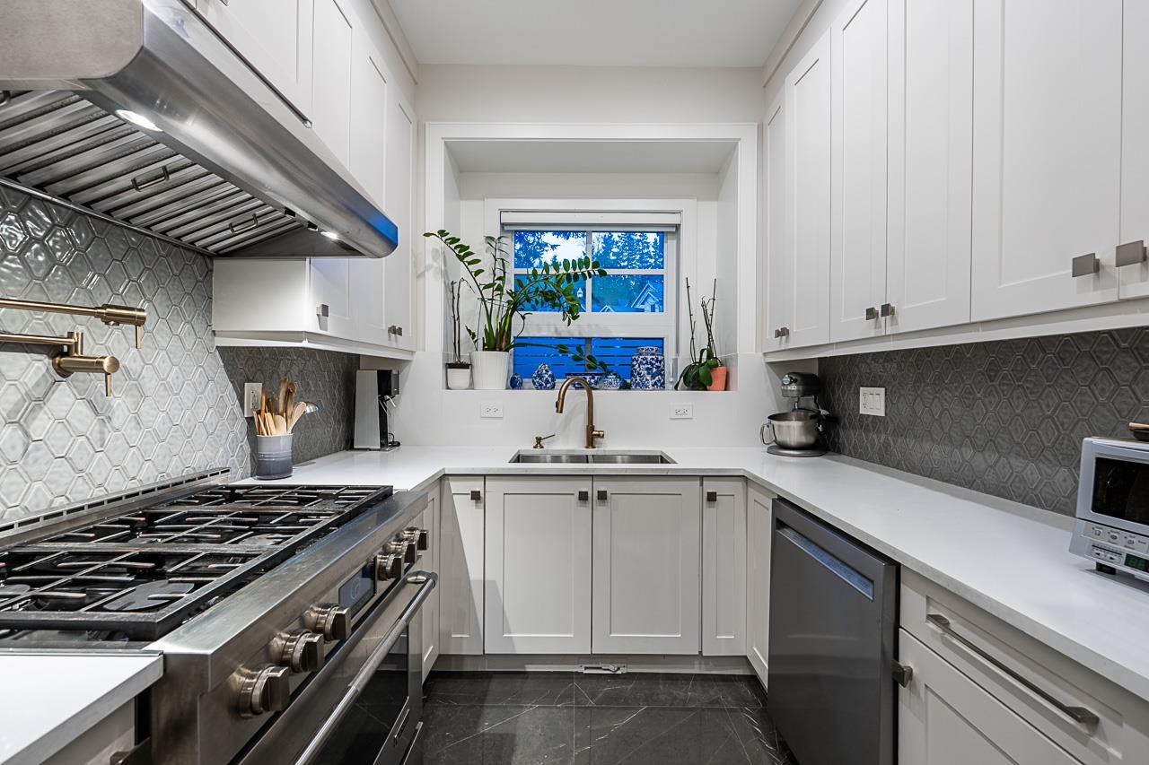 16755 Mcnair Drive, Surrey, British Columbia  V3Z 0P9 - Photo 11 - R3100670