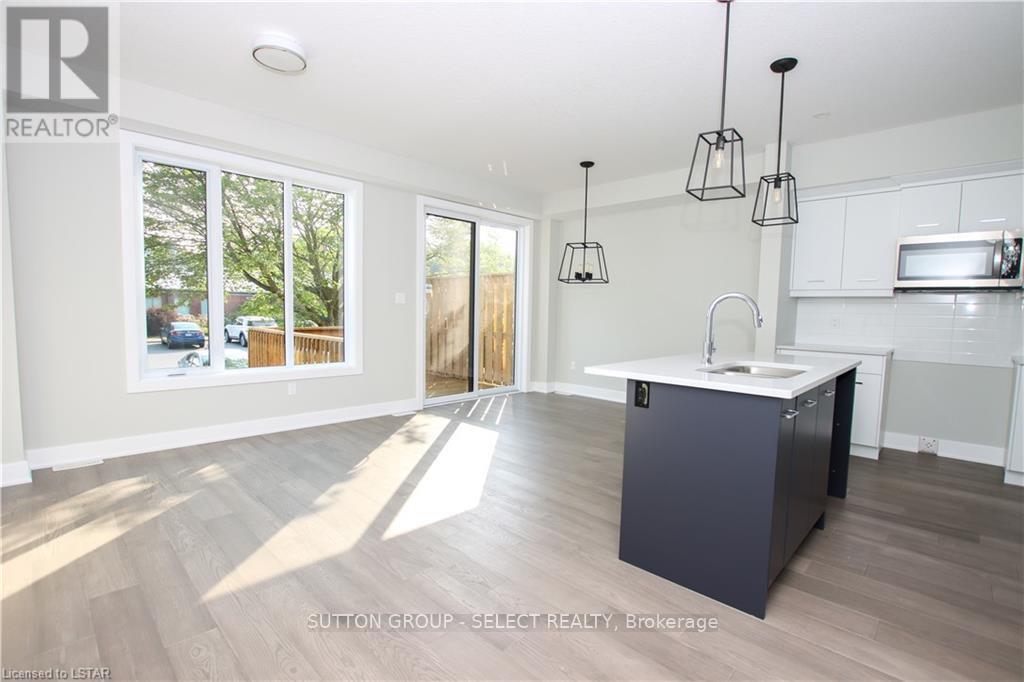 83 - 601 Lions Park Drive, Strathroy-Caradoc, Ontario  N0L 1W0 - Photo 5 - X12899874