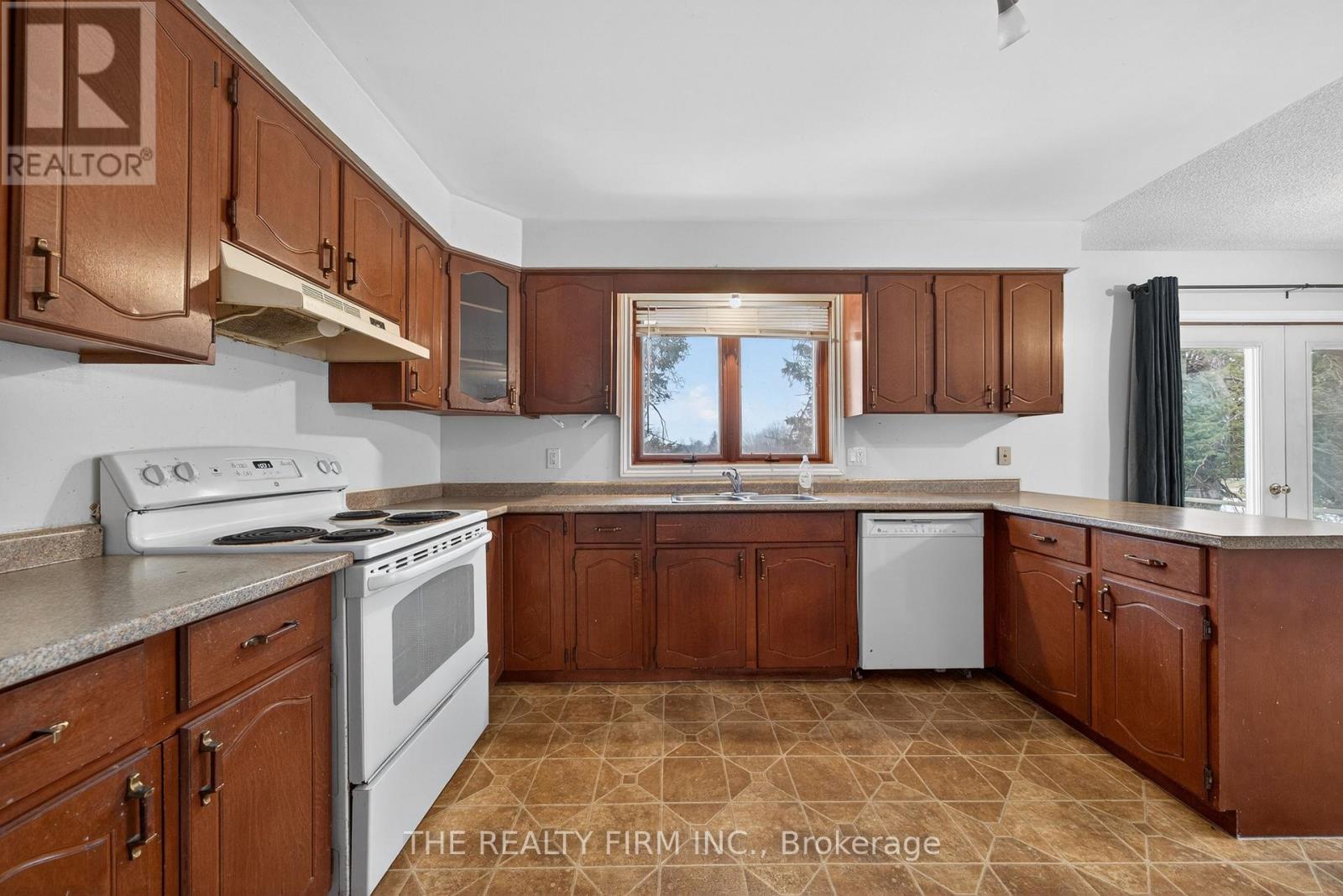 7934 Olde Drive, Strathroy-Caradoc, Ontario  N0L 1W0 - Photo 11 - X12899898