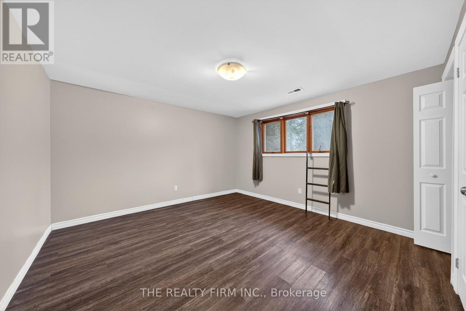 7934 Olde Drive, Strathroy-Caradoc, Ontario  N0L 1W0 - Photo 24 - X12899898