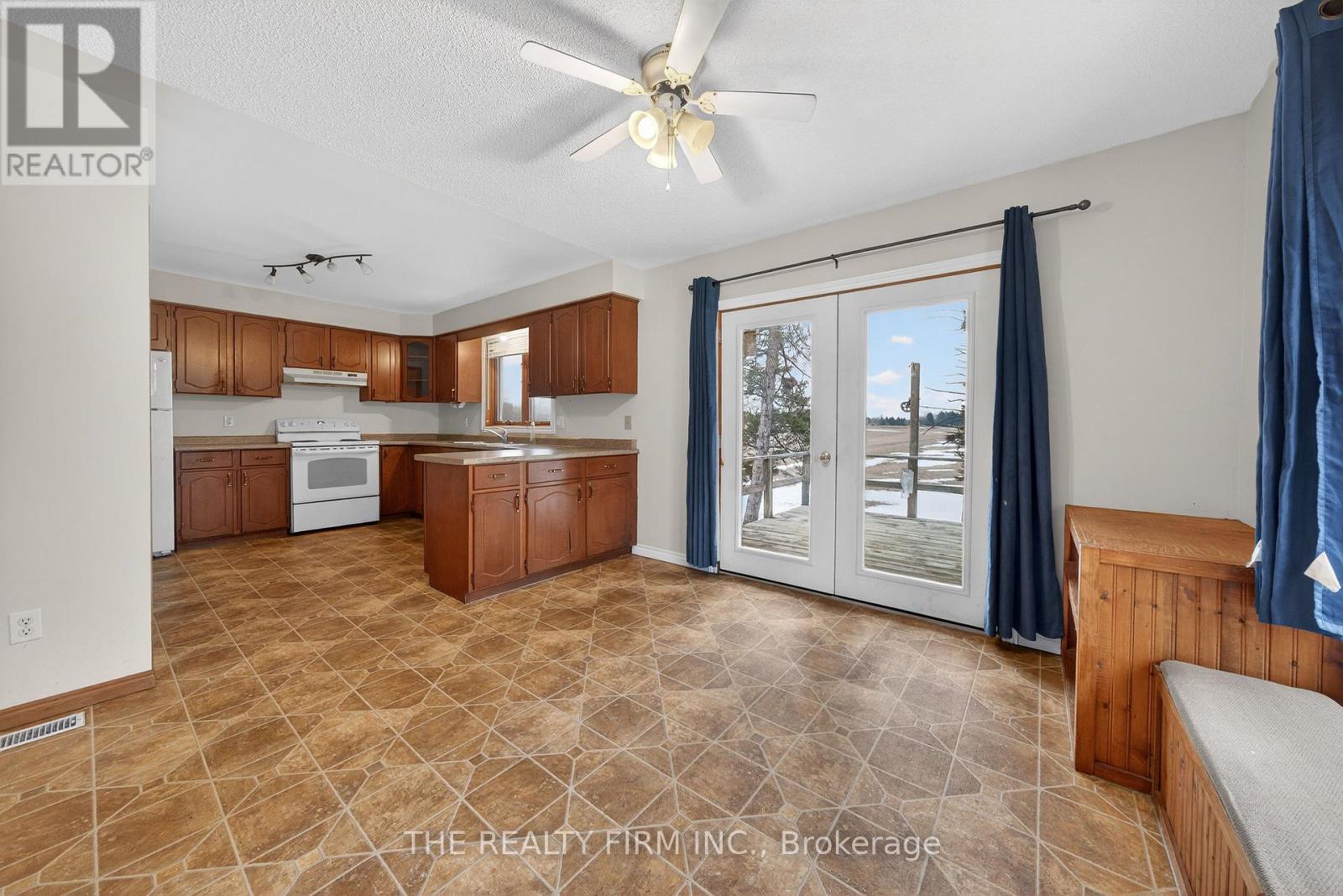 7934 Olde Drive, Strathroy-Caradoc, Ontario  N0L 1W0 - Photo 9 - X12899898