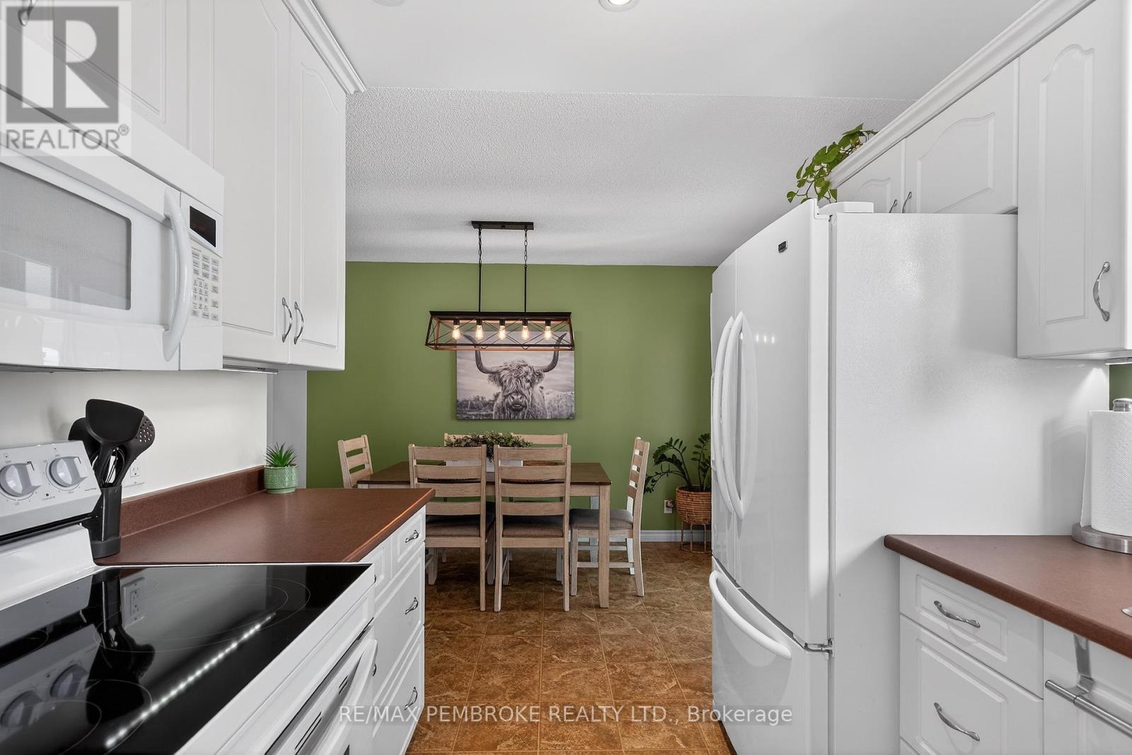 70 Herman Street, Petawawa, Ontario  K8H 1W2 - Photo 10 - X12899860