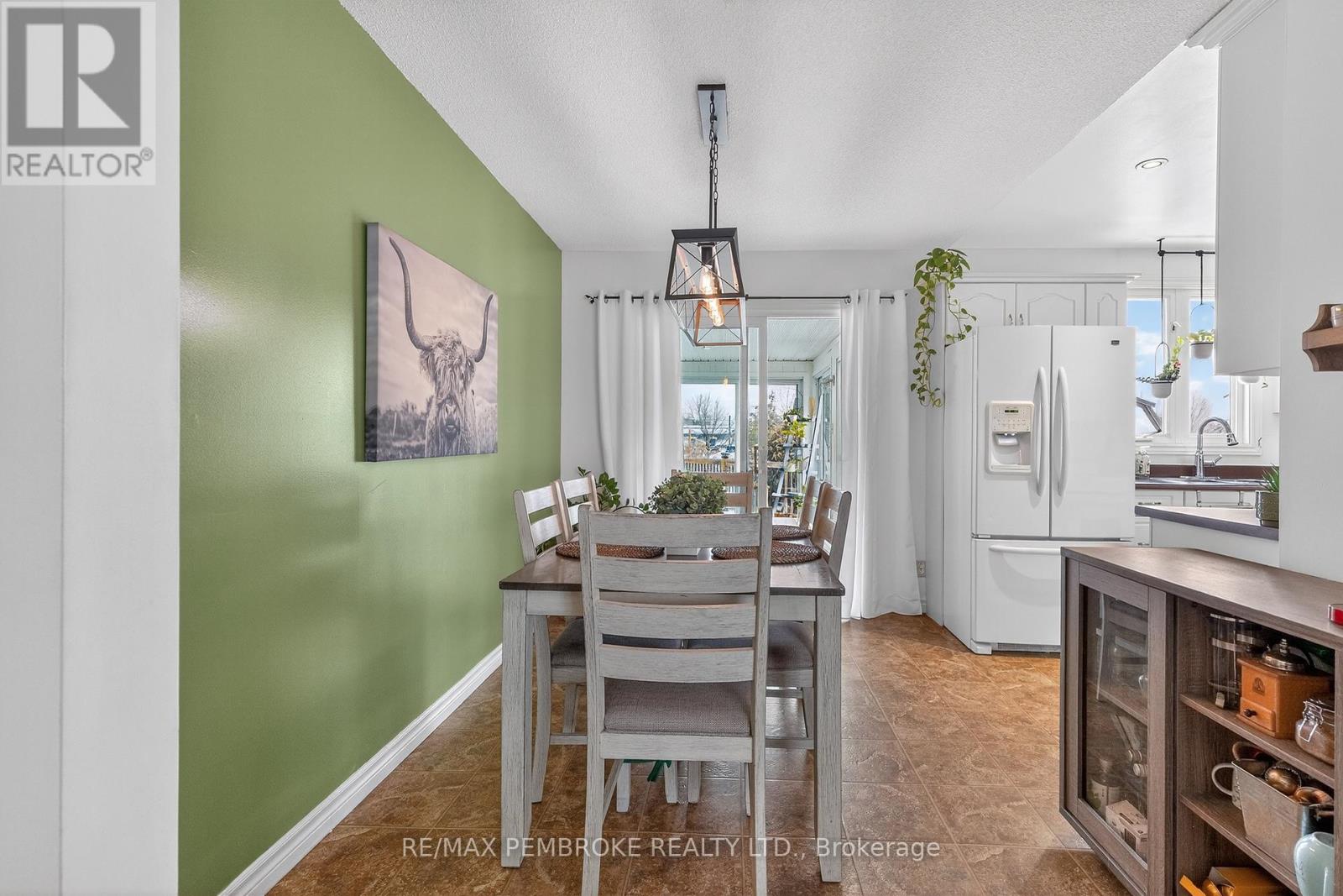 70 Herman Street, Petawawa, Ontario  K8H 1W2 - Photo 14 - X12899860