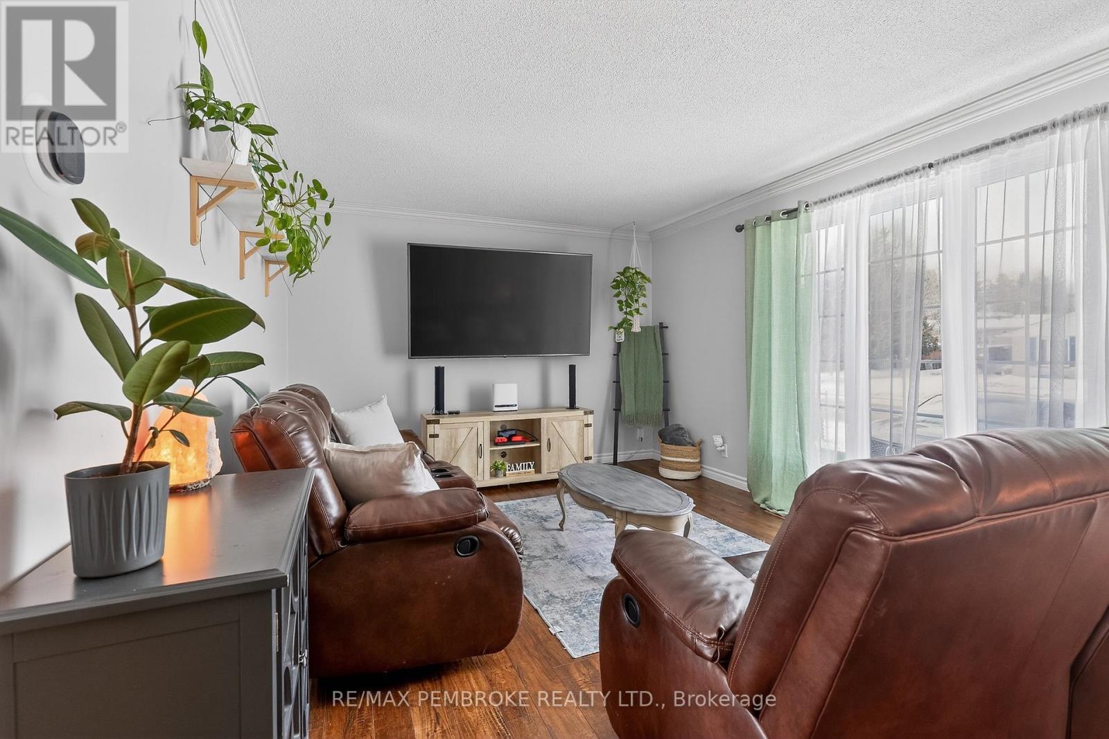 70 Herman Street, Petawawa, Ontario  K8H 1W2 - Photo 15 - X12899860