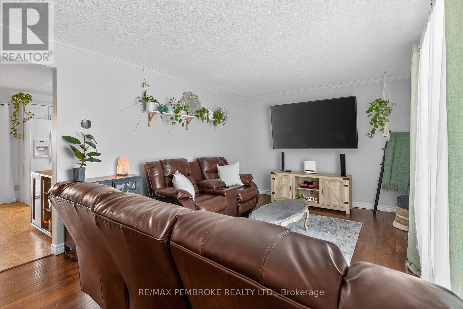 70 Herman Street, Petawawa, Ontario  K8H 1W2 - Photo 16 - X12899860