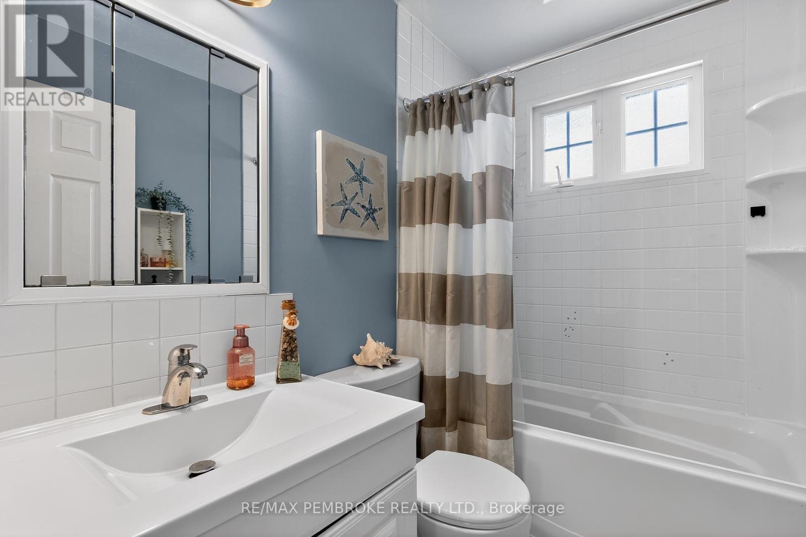 70 Herman Street, Petawawa, Ontario  K8H 1W2 - Photo 22 - X12899860