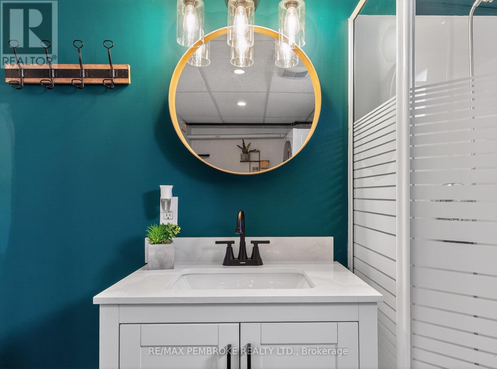 70 Herman Street, Petawawa, Ontario  K8H 1W2 - Photo 42 - X12899860