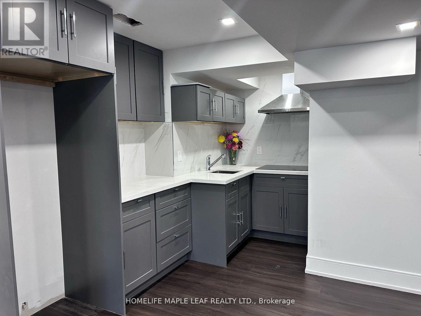 1174 Enchanted Crescent, Pickering, Ontario  L1X 0G9 - Photo 5 - E12899690