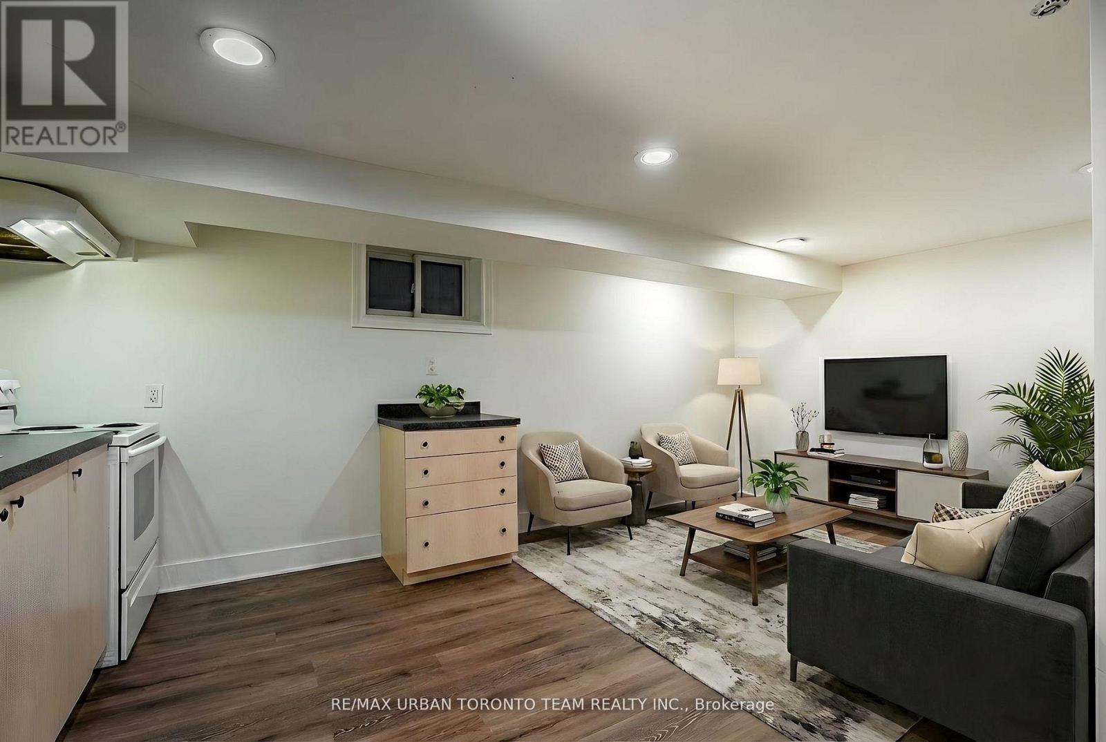 LOWER - 1277 BROADVIEW AVENUE, Toronto, Ontario