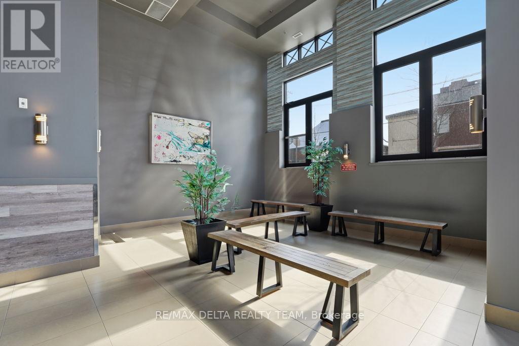 215 - 429 Kent Street, Ottawa, Ontario  K2P 1B5 - Photo 5 - X12899716